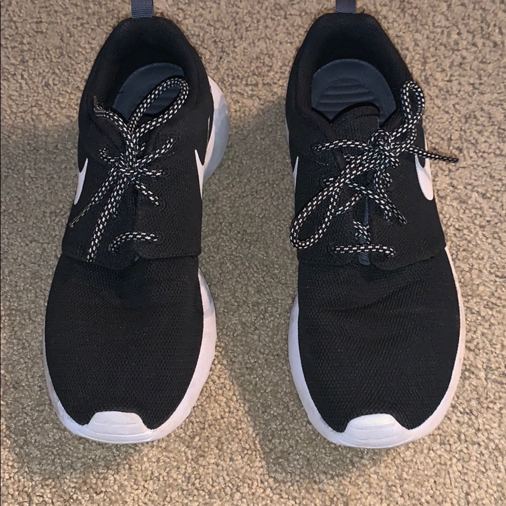 nike women’s roshe one